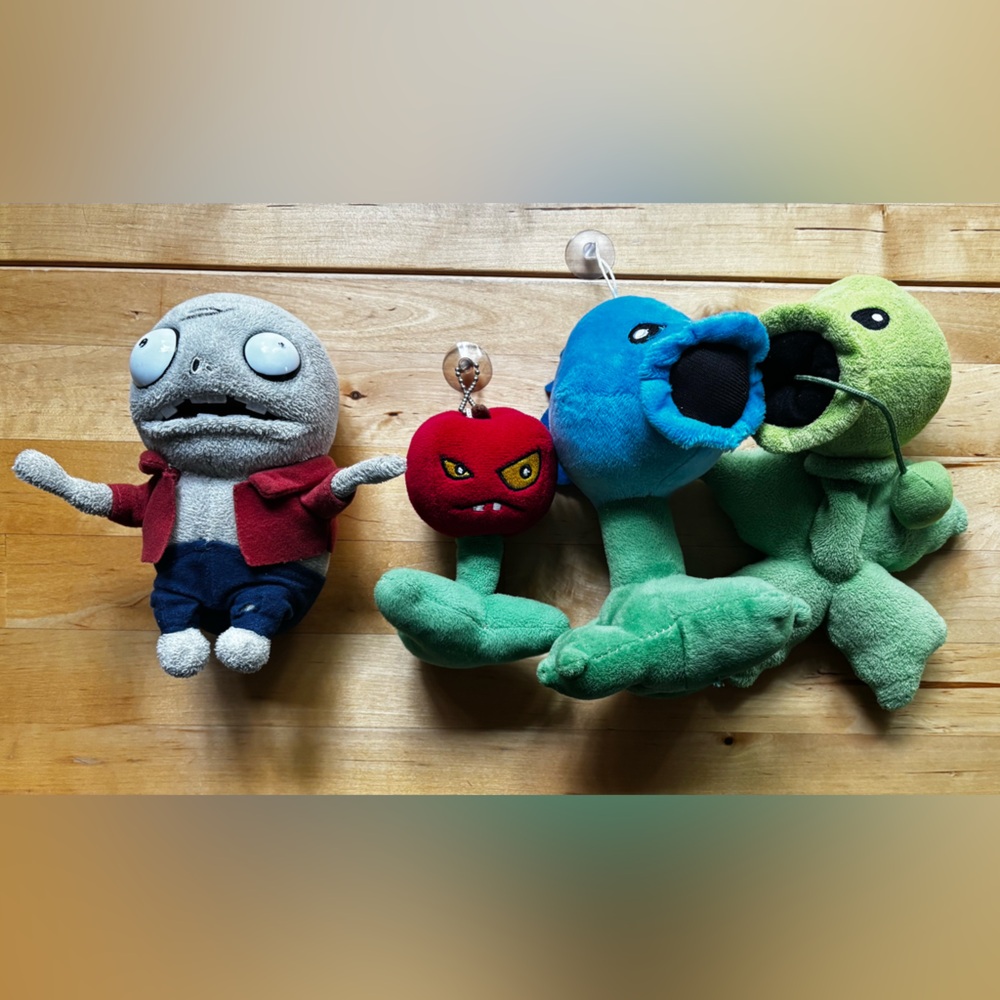 Set of (4) Plants vs Zombies Plushies